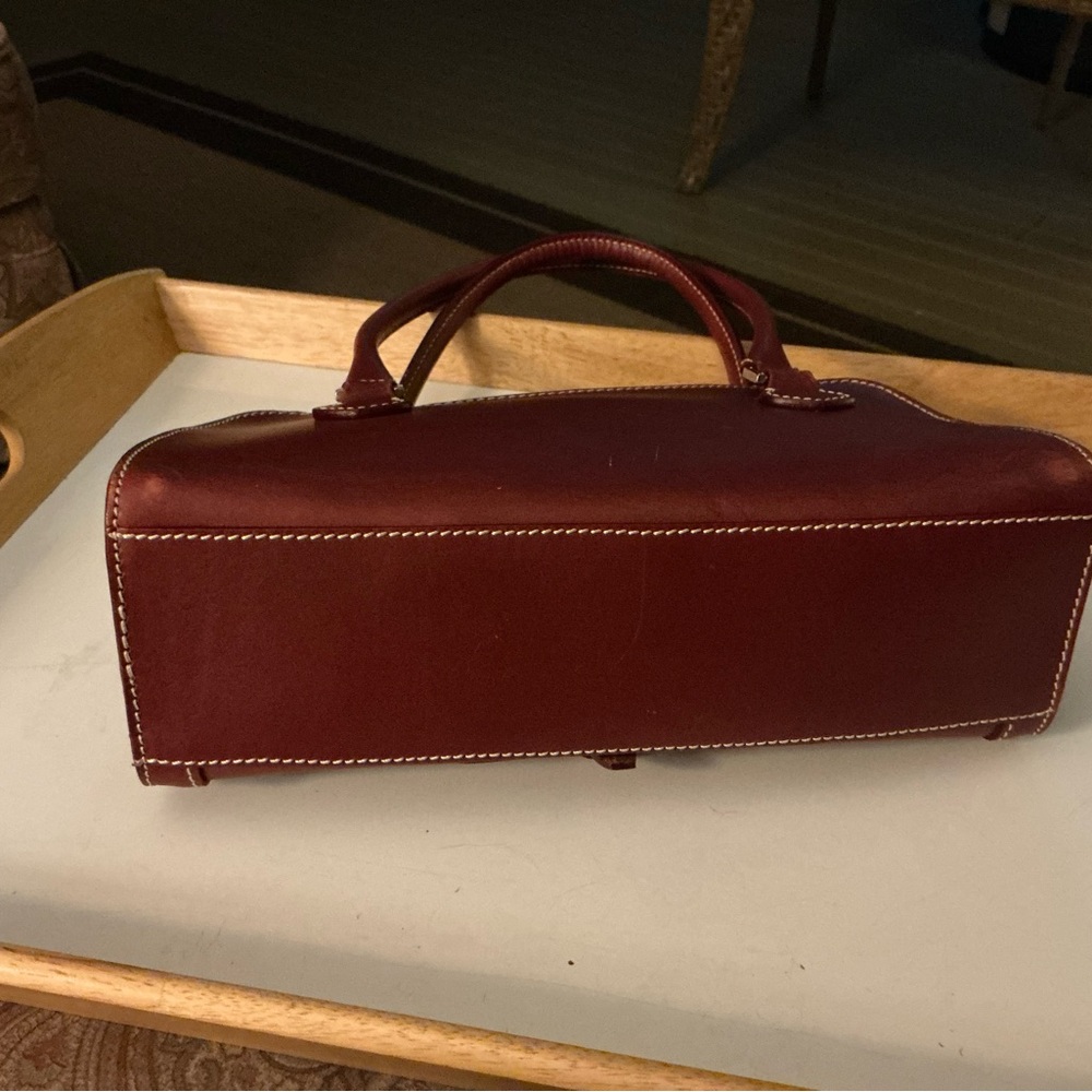 Gorgeous Vintage NWOT Dooney & Bourke Elegant Red/Maroon/Wine Leather Handbag - Picture 3 of 4